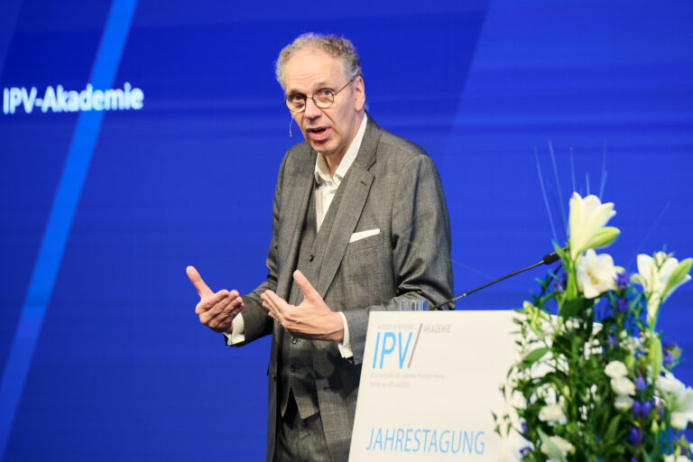 15. IPV-Jahrestagung 2024 - Dr. Marc-Pierre Möll
„MedTech-Branche zwischen Wettbewerbs- und Innovationskraft – ein Insiderblick auf die EU-Politik"