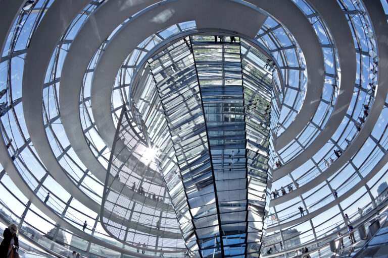Betriebsrentenstärkungsgesetz und betriebliche Altersversorgung - Reichstagskuppel