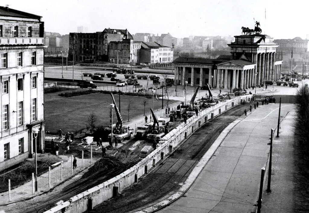 Mauerbau in Berlin am 13. August 1961