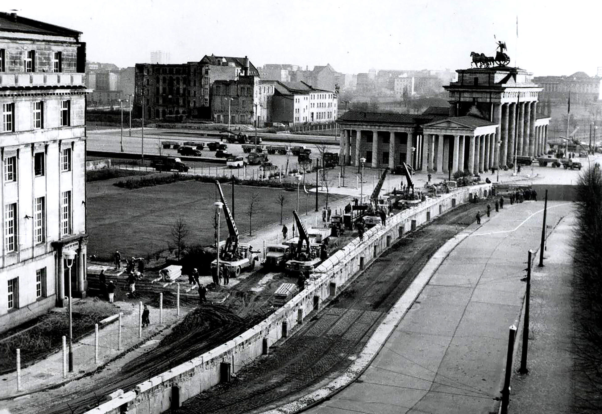 Mauerbau in Berlin am 13. August 1961
