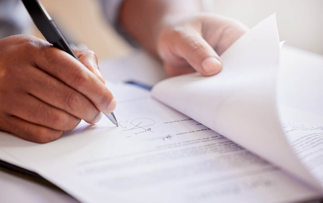 Vertragsunterschrift Tarifvertrag oder Arbeitsvertrag